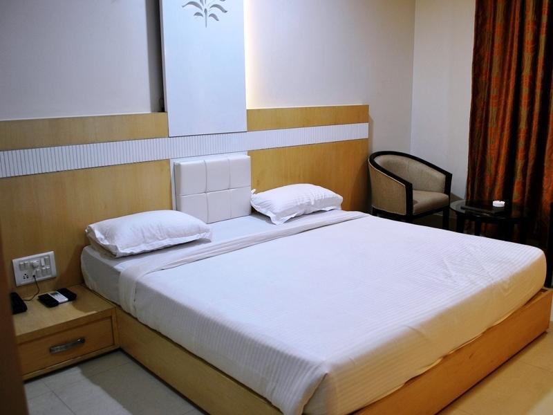 The Sapphire Grand Hotel Váránaszi Szoba fotó